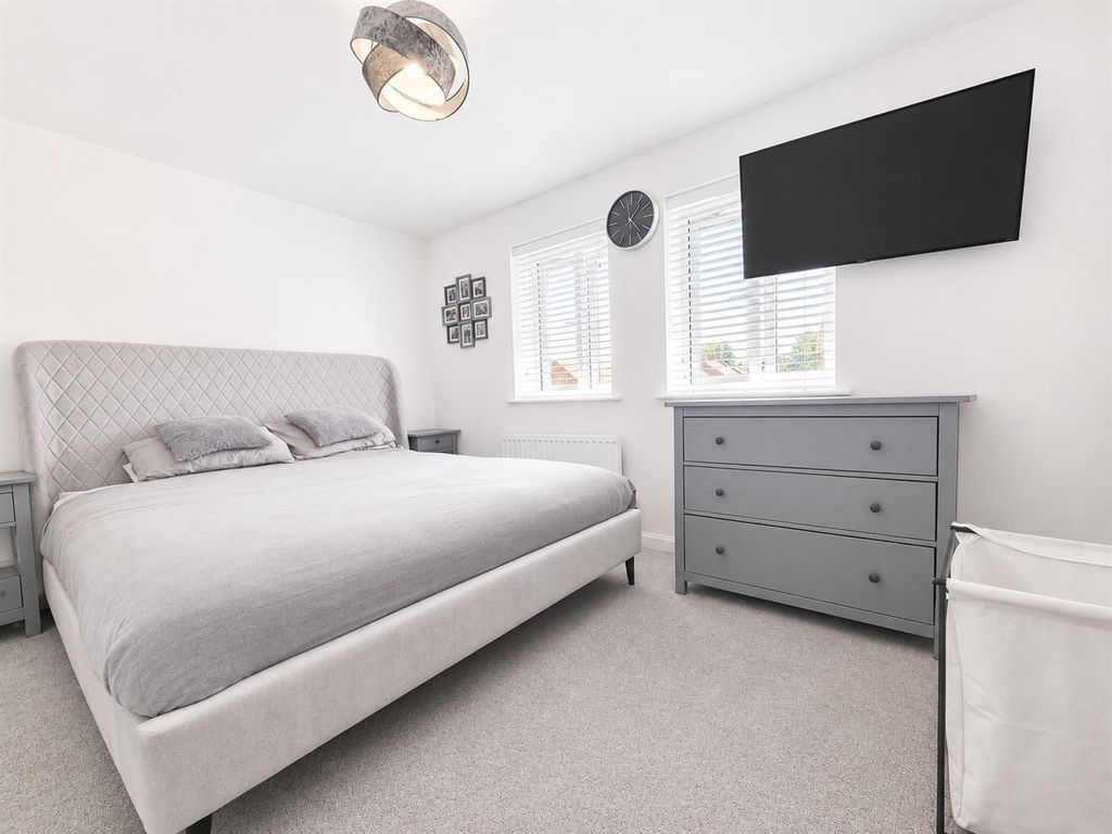 Property photo 3 of 12 11.Png