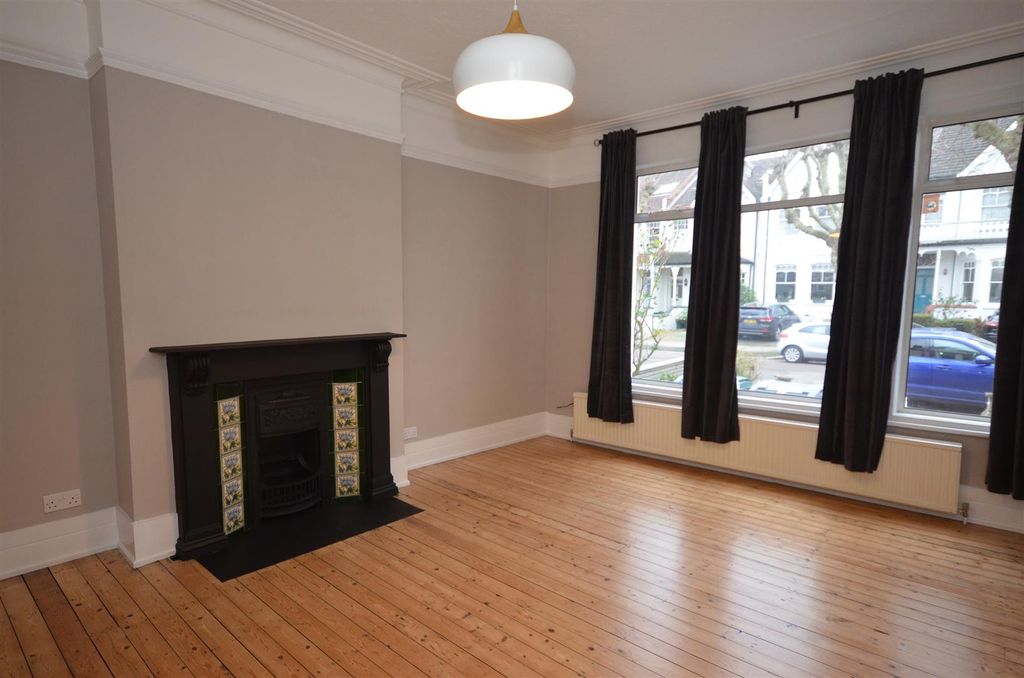 Property photo 2 of 19