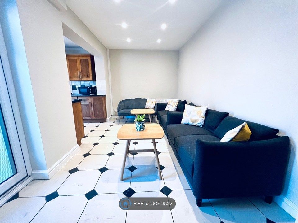 Property photo 3 of 24