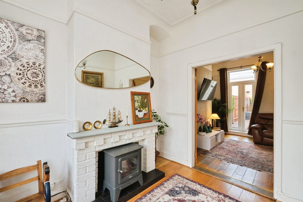 Property photo 3 of 18