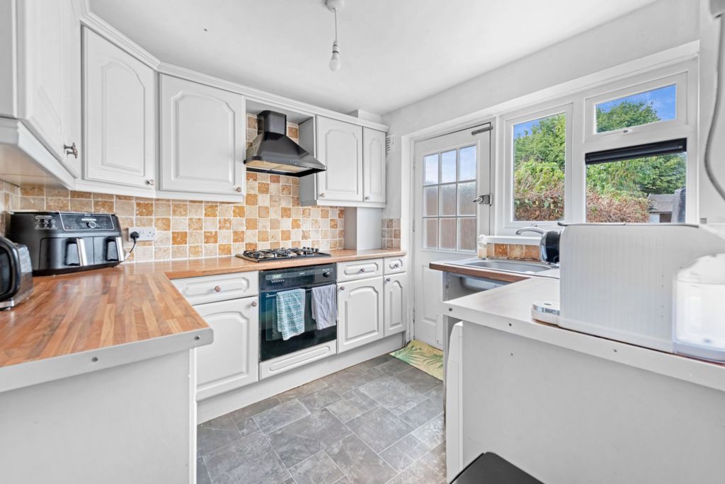 Property photo 3 of 19 4361247