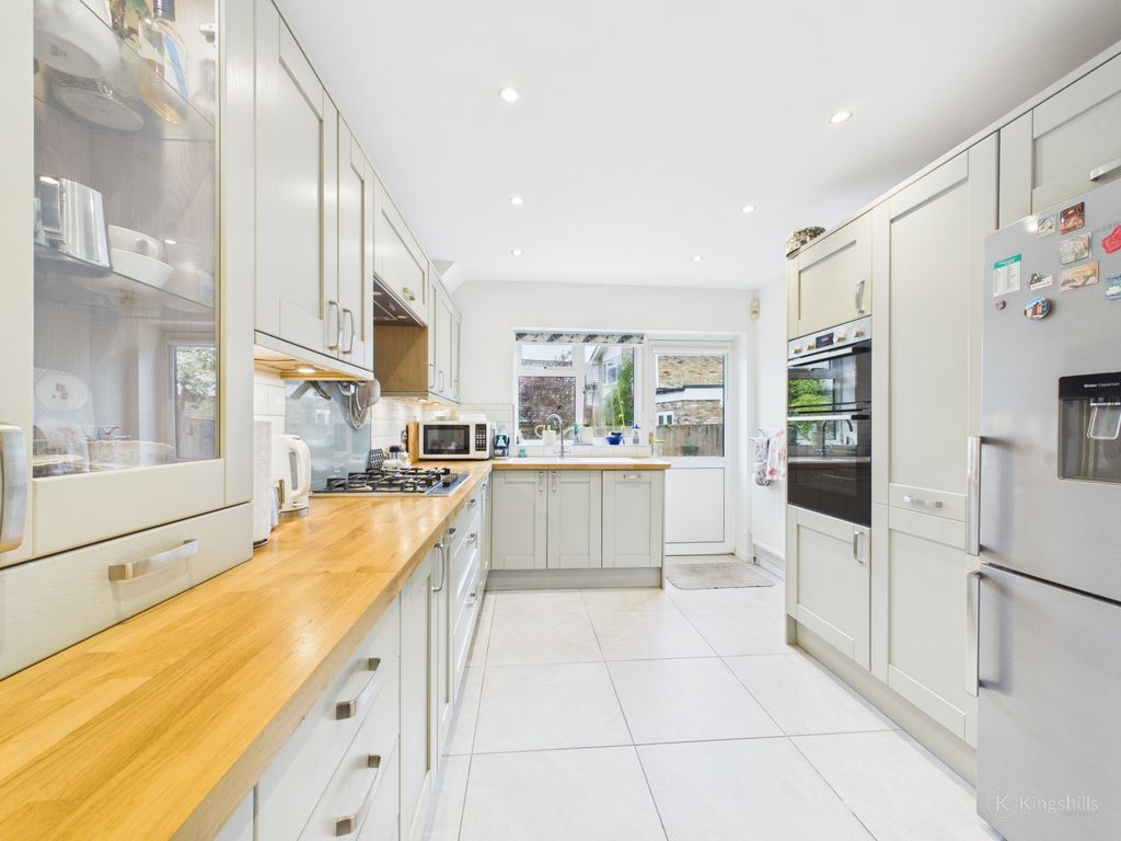 Property photo 3 of 13 Kitchen