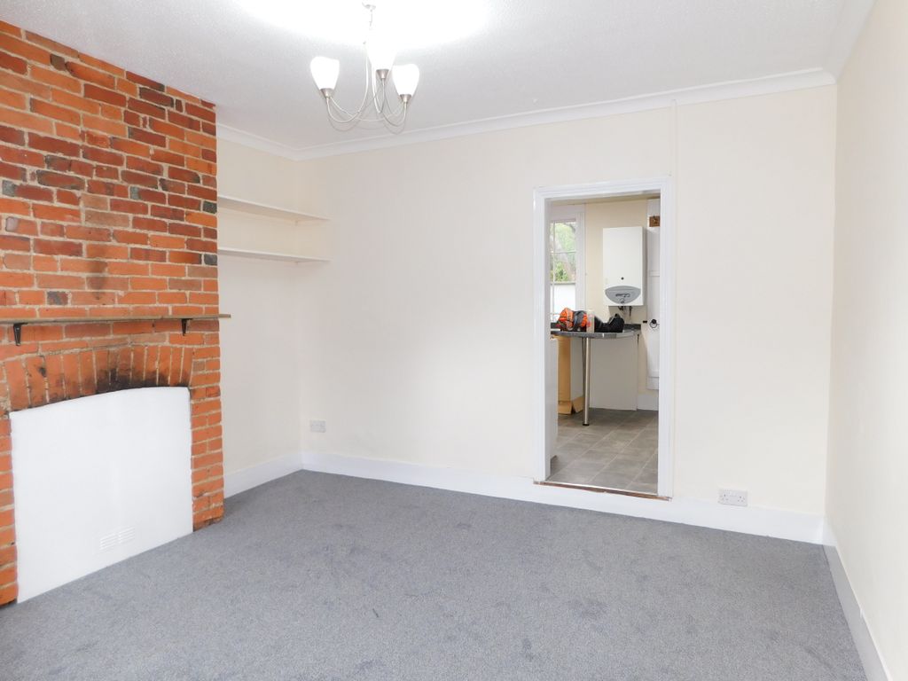 Property photo 2 of 32