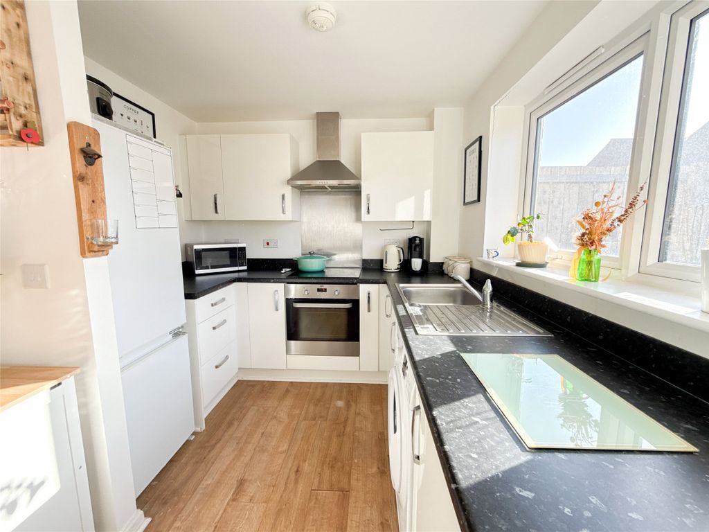 Property photo 3 of 20 Kitchen