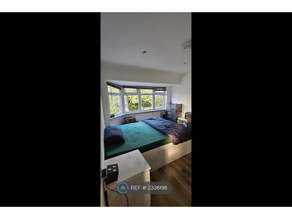 Property photo 3 of 9 Bedroom1