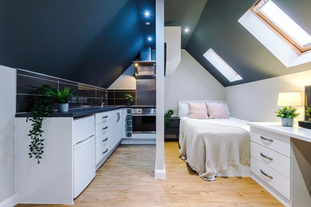 Property photo 1 of 14 Flat 17, Unw, 1