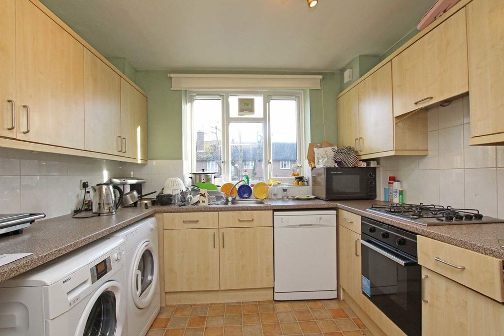 Property photo 3 of 4