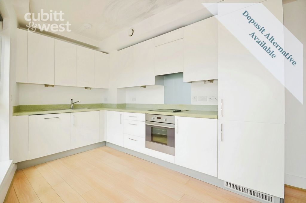 Property photo 3 of 12 Kitchen