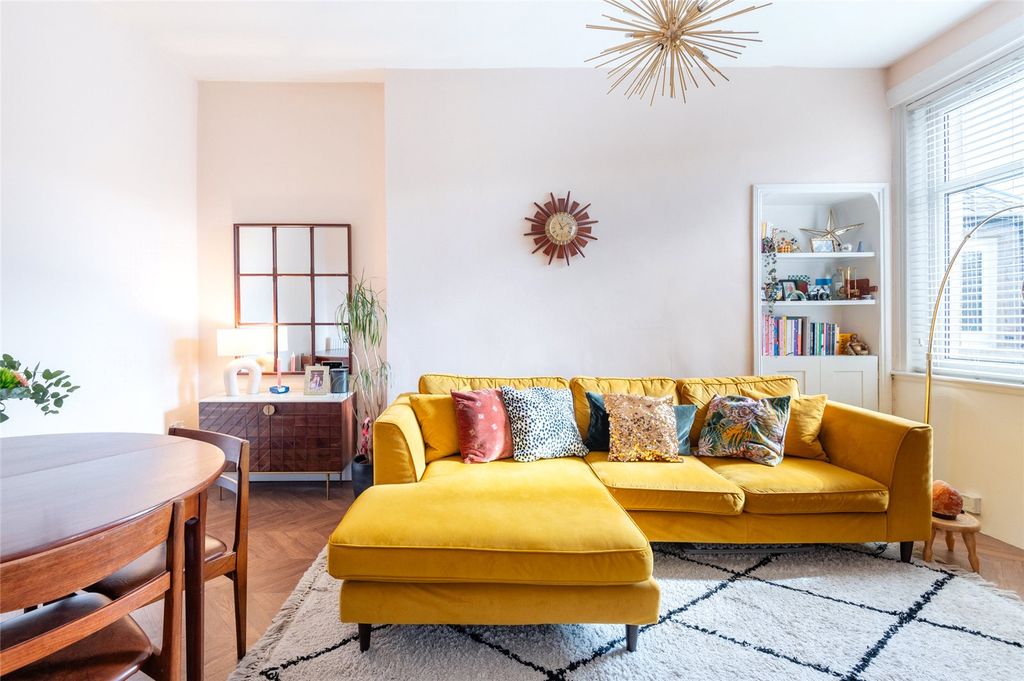 Property photo 2 of 27 Picture 2