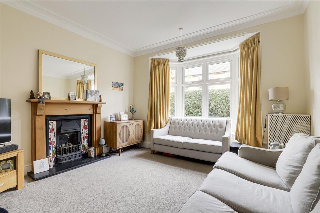 Property photo 2 of 31 12073.Jpg