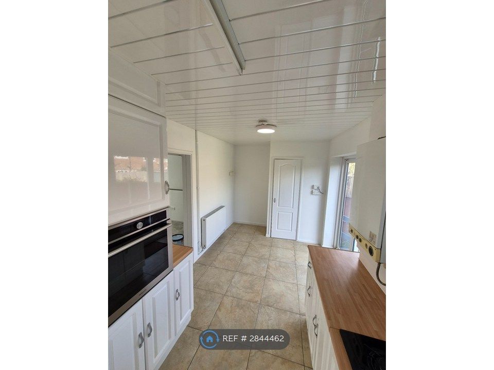 Property photo 3 of 15 Kitchen