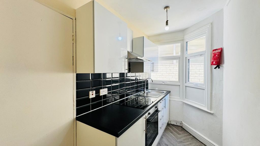 Property photo 2 of 3