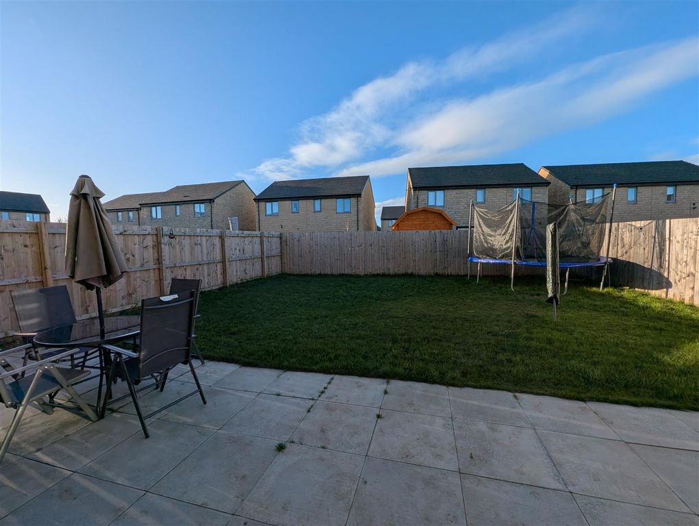 Property photo 3 of 17 Externally