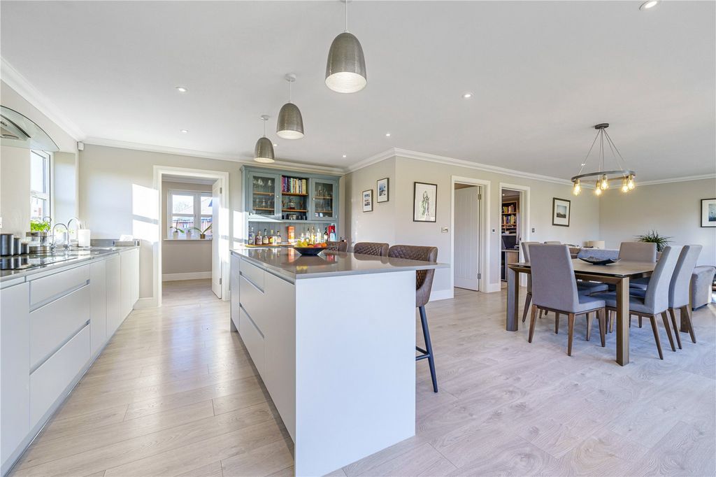 Property photo 2 of 22 Picture No. 50