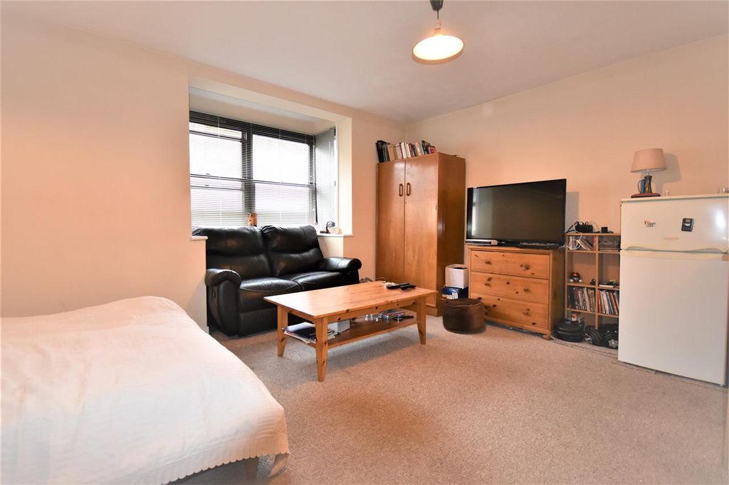 Property photo 3 of 5