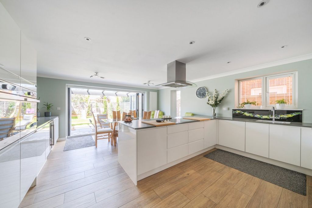 Property photo 3 of 26