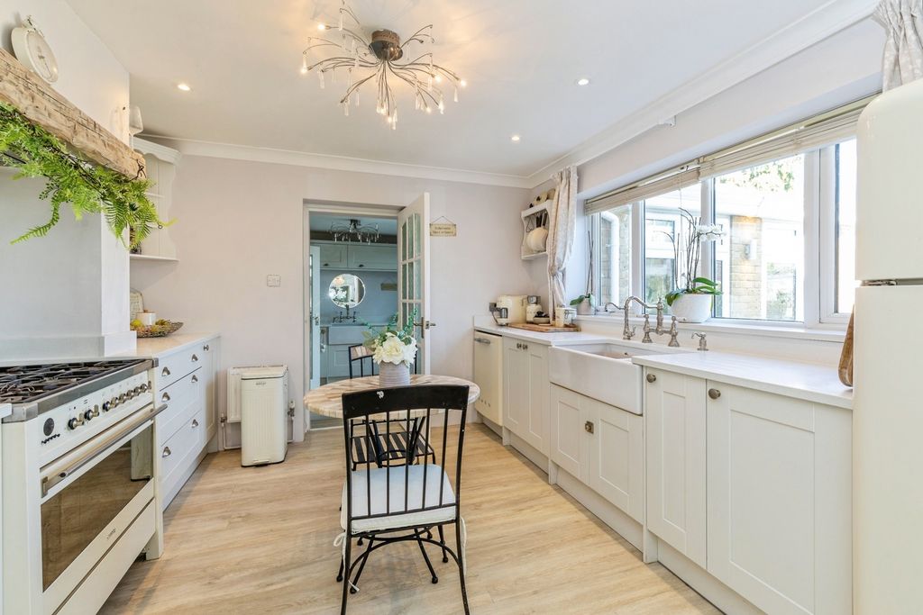 Property photo 3 of 19 Pbox-Img.Jpg