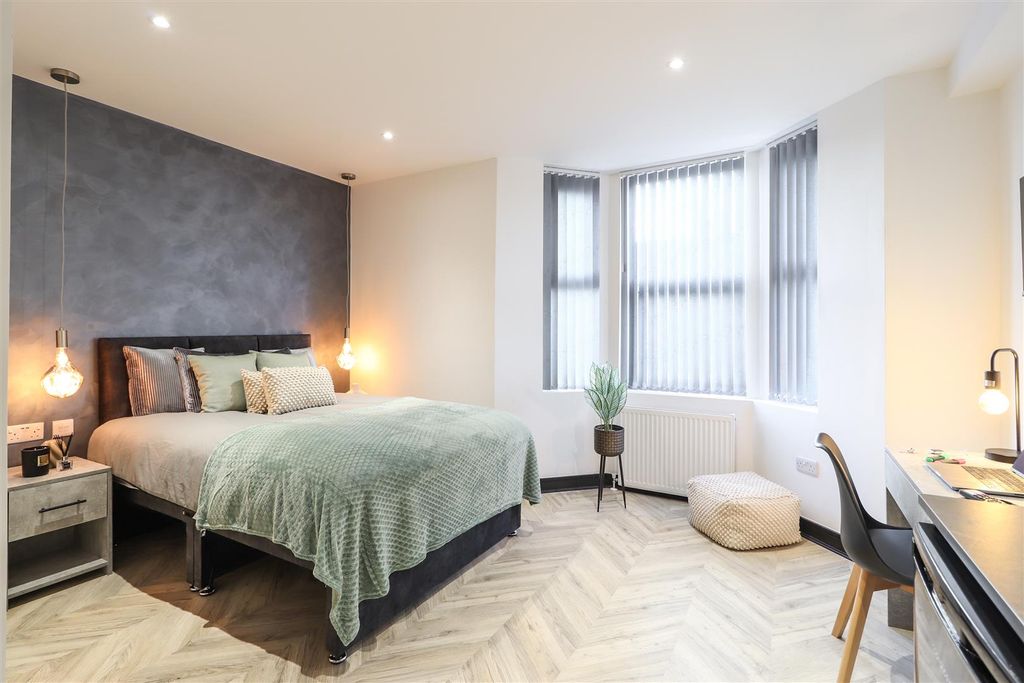 Property photo 2 of 11 Kingsway-21.Jpg