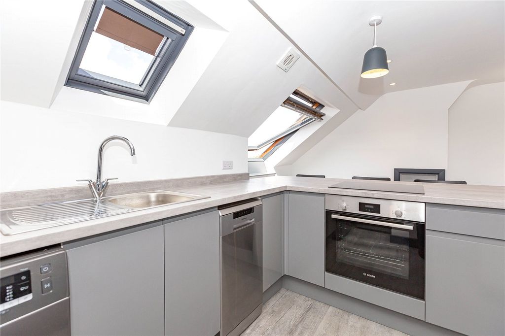 Property photo 3 of 17 Picture No. 12