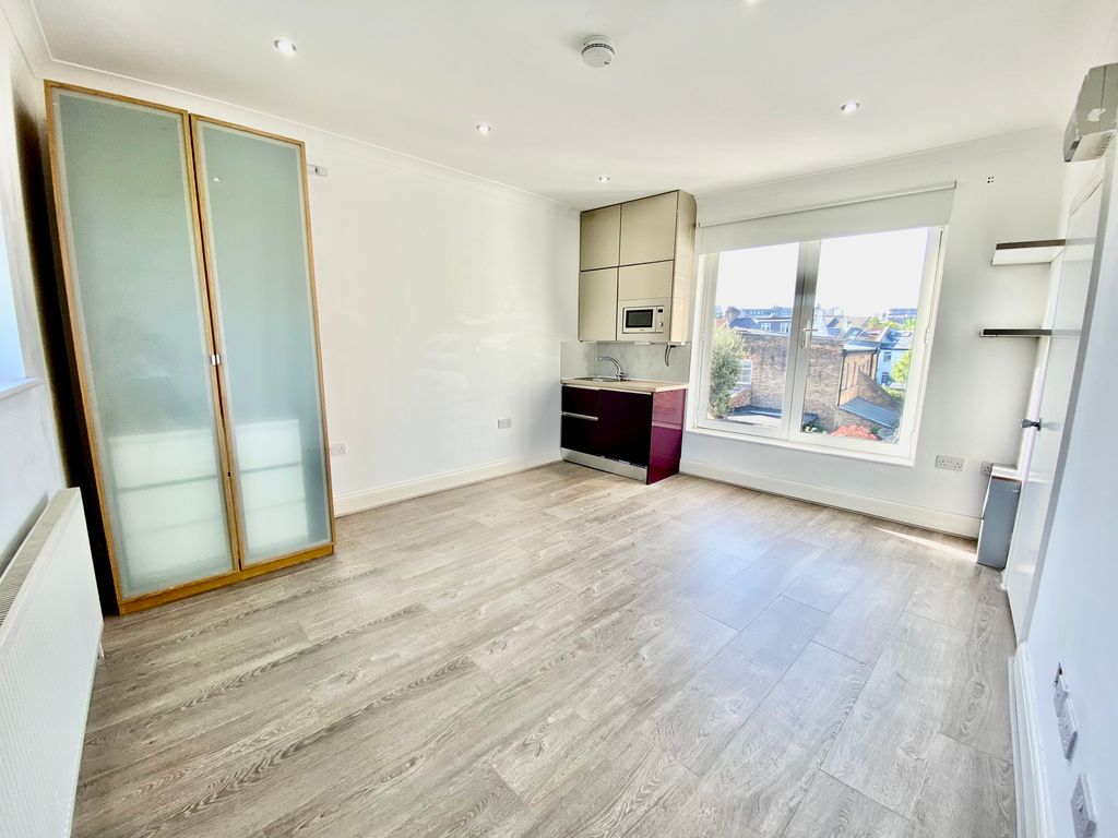 Property photo 1 of 3