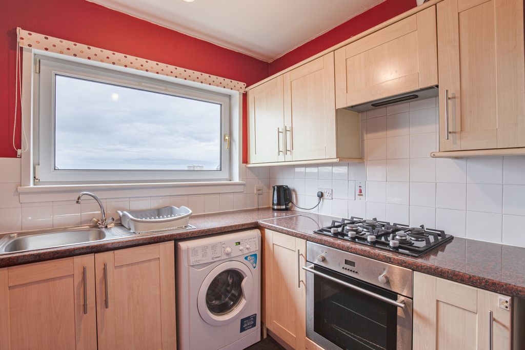 Property photo 2 of 11 Kitchenangle1