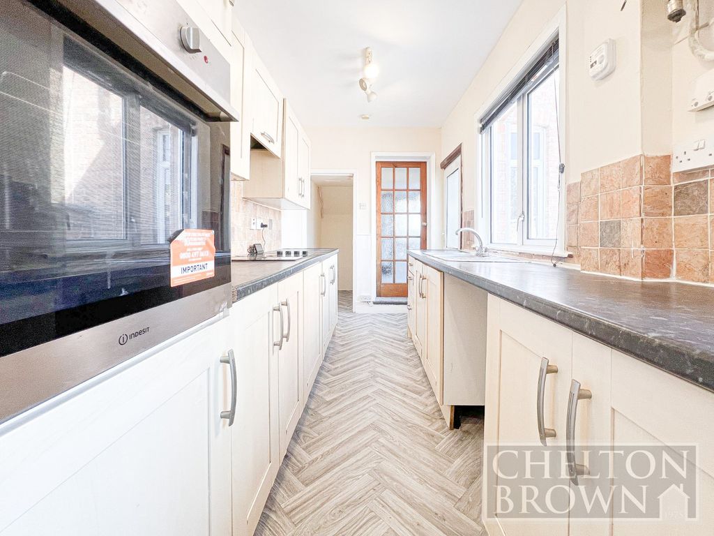 Property photo 2 of 24 Kitchen
