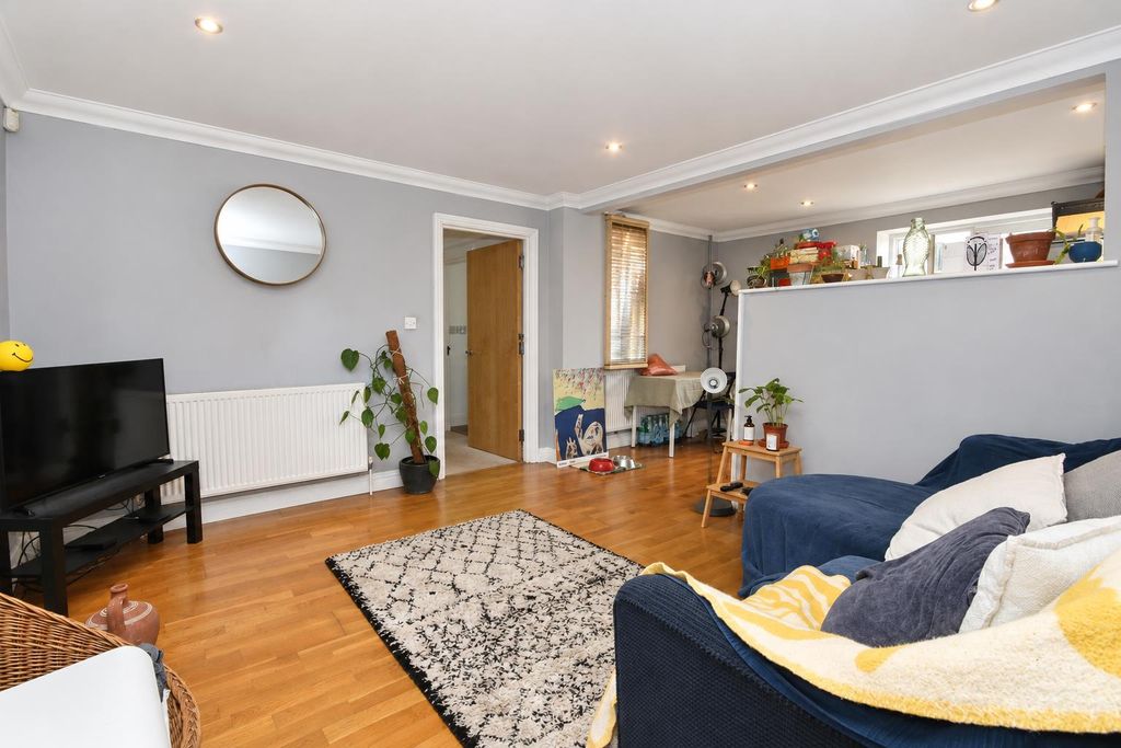 Property photo 2 of 15 1 (3).Png