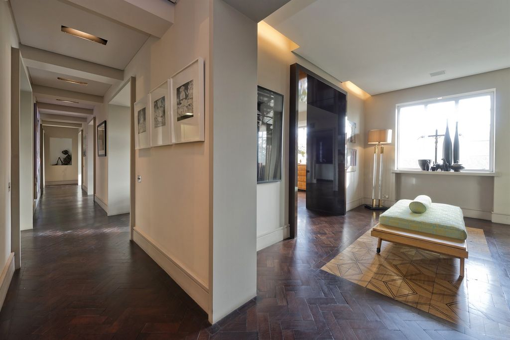 Property photo 3 of 18 Reception Hall