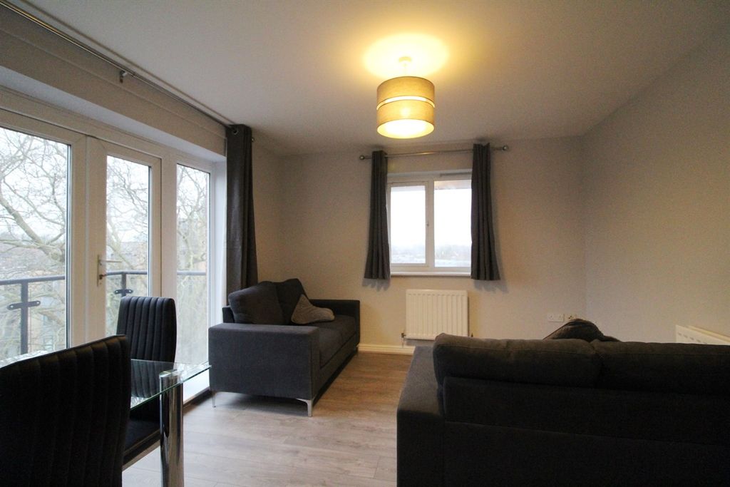 Property photo 2 of 7 Living Area