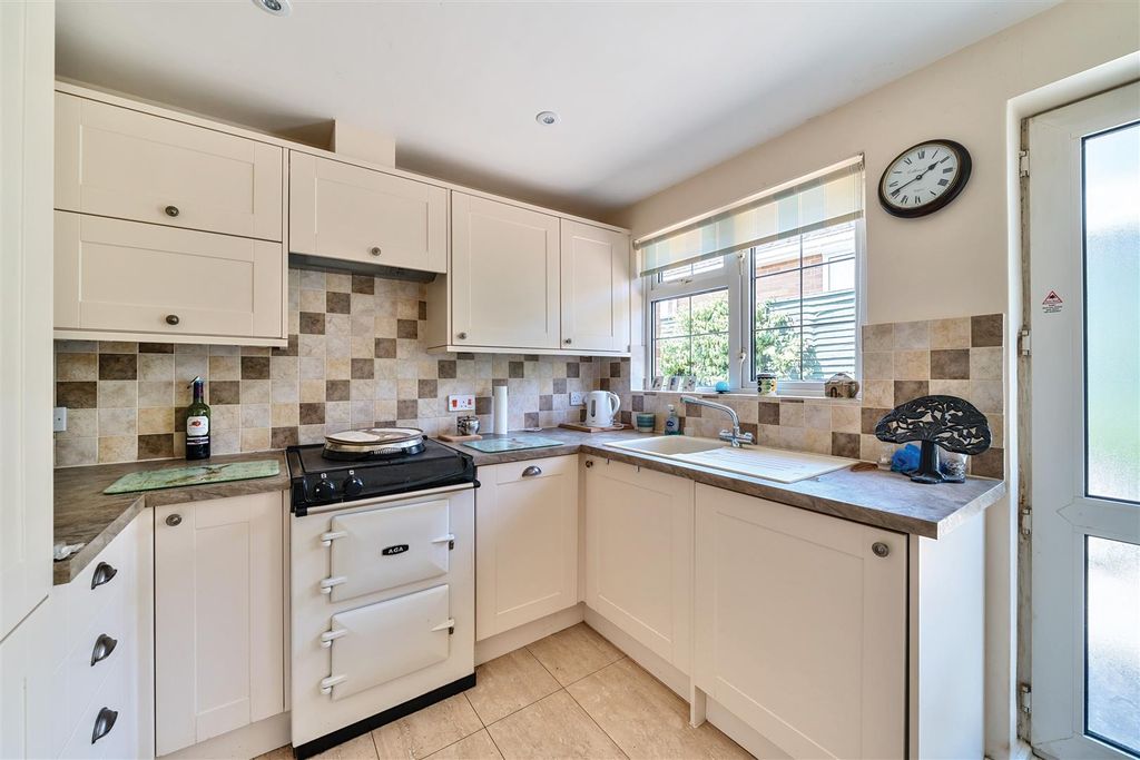 Property photo 3 of 16 Kitchen