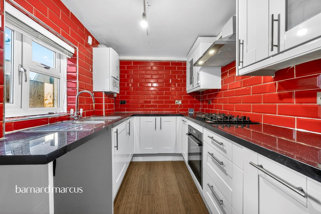 Property photo 3 of 18