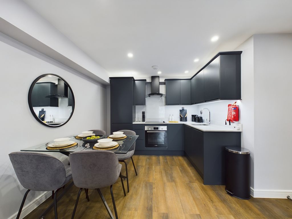 Property photo 2 of 8 Cam03519G0-Pr0024-Still006