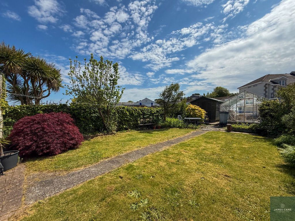 Property photo 2 of 22