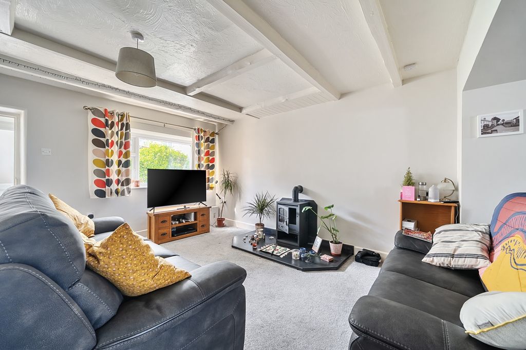 Property photo 2 of 17 1313416-9-685d2A755Cf20