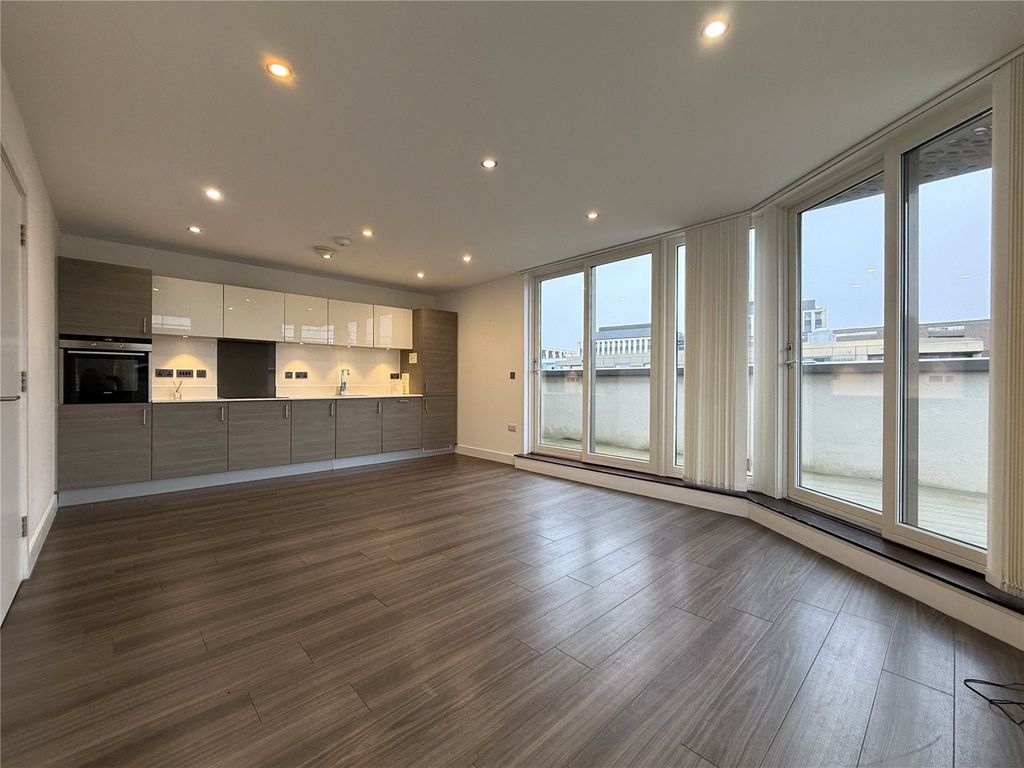 Property photo 2 of 9 Picture No. 19