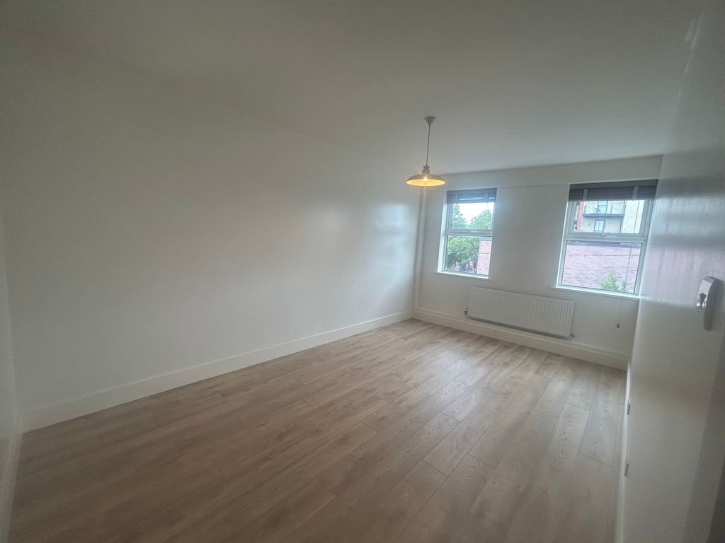 Property photo 1 of 8 Image