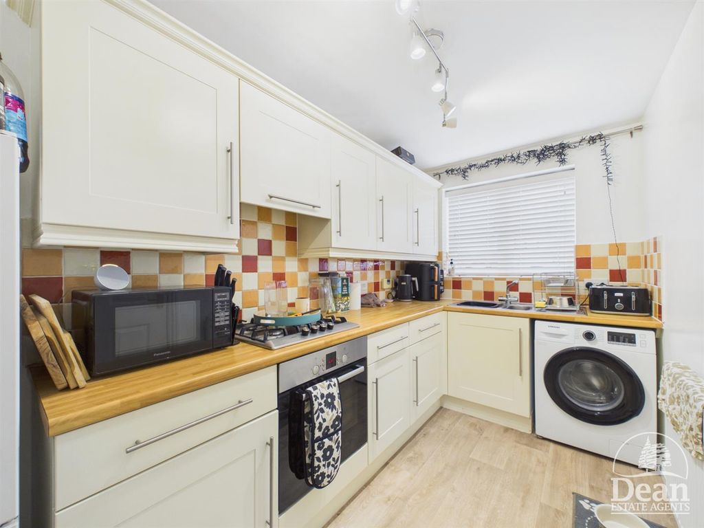 Property photo 3 of 17