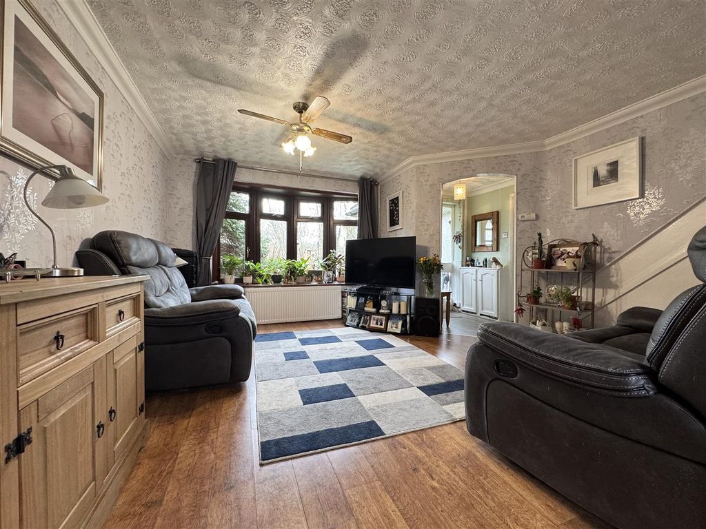 Property photo 3 of 35