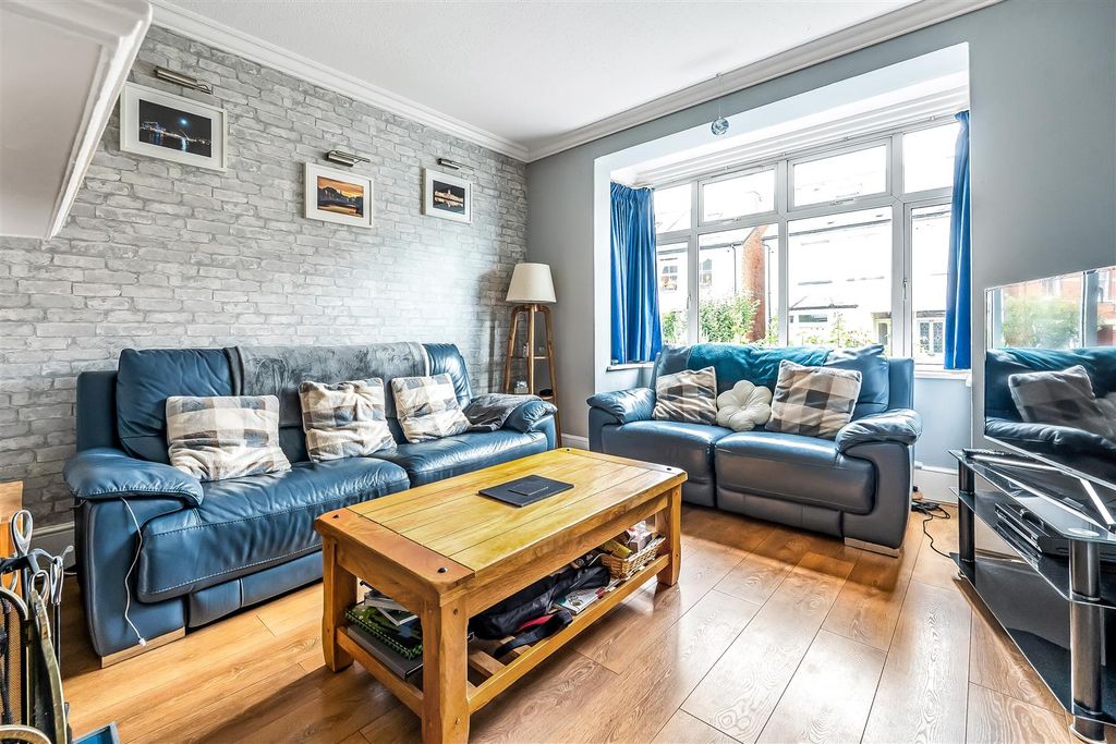 Property photo 3 of 15 16-Hart-Road-1.Jpg