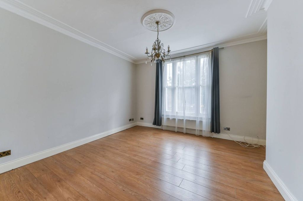 Property photo 3 of 9