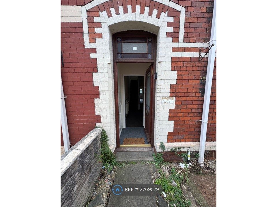Property photo 1 of 22 Entrance
