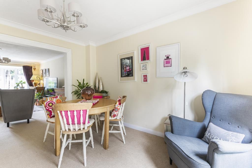 Property photo 2 of 11 Living Room