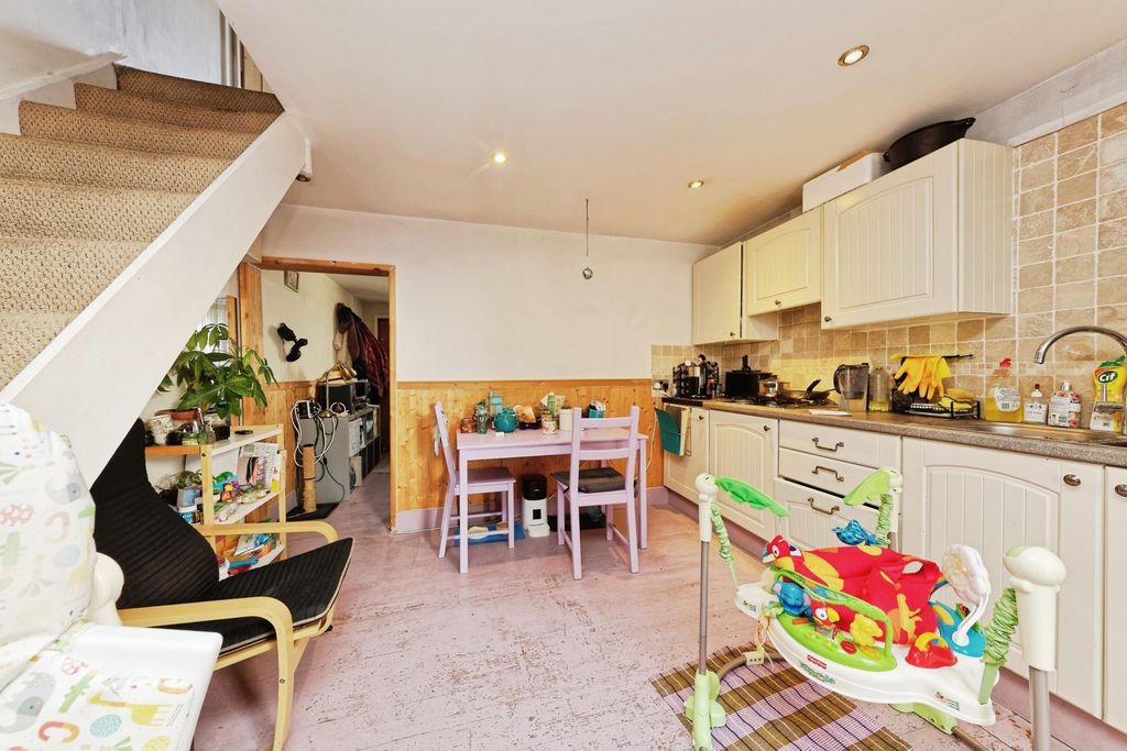 Property photo 3 of 13 Pbox-Img.Jpg