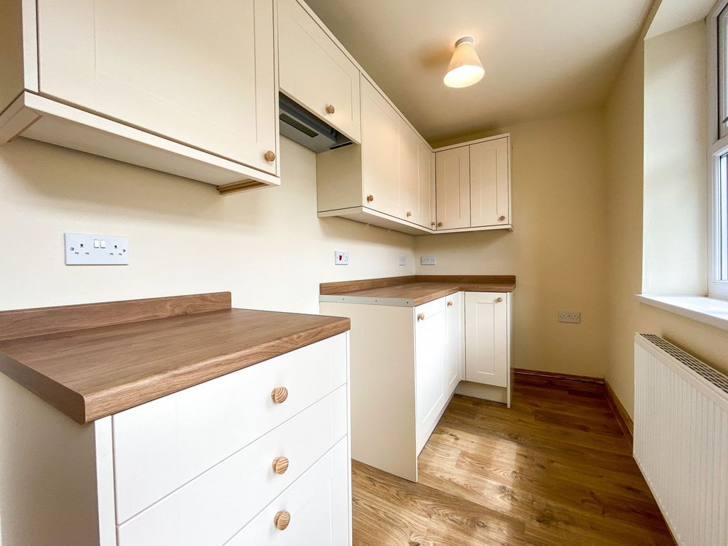 Property photo 2 of 9 Kitchen