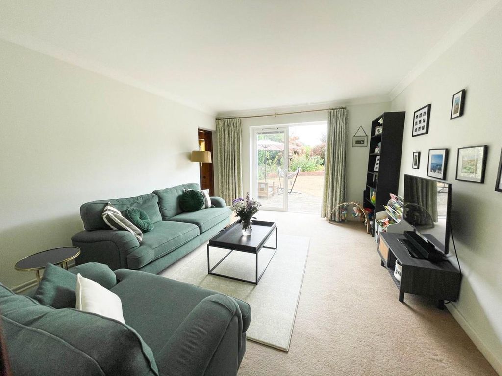 Property photo 2 of 20 ce2E713E-c974-4Be0-B07A-53d62E7E1B03.Jpg
