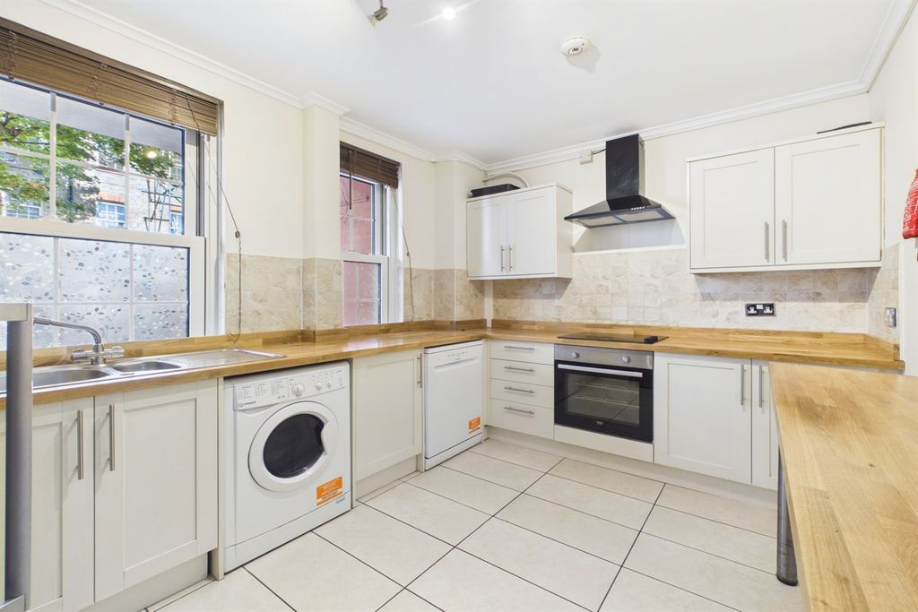 Property photo 2 of 12 Kitchen