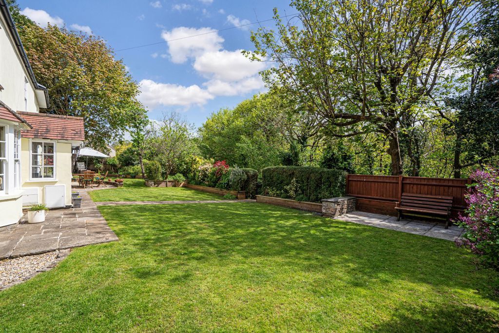 Property photo 2 of 16 Garden