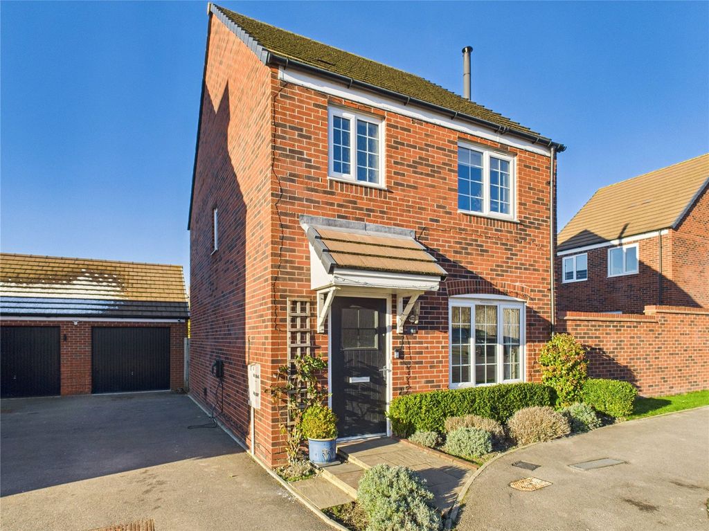 Property photo 1 of 21 Front