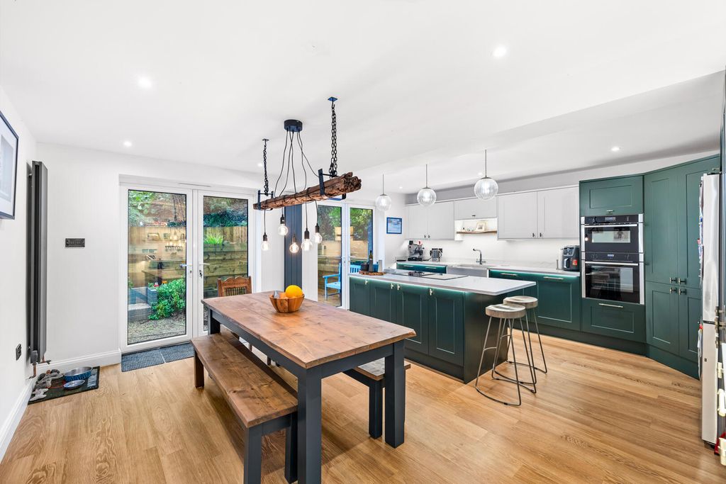 Property photo 2 of 18 Kitchen