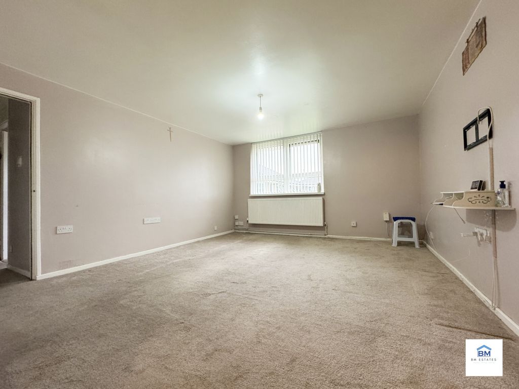 Property photo 1 of 6 Photo 2